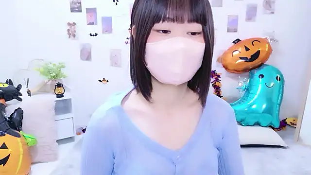 Snapshot of Im_Yu-na chatting on 10/29/25, 08:49 Im Yu-na online show from 10/29/25, 08:49