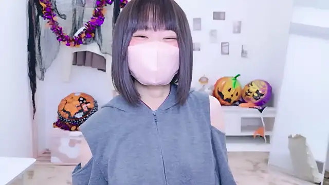 Snapshot of Im_Yu-na chatting on 10/31/25, 11:11 Im Yu-na online show from 10/31/25, 11:11