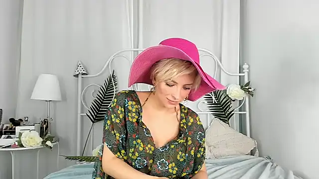 SakuFox online show from 02/12/25, 07:35