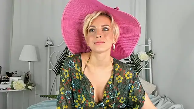 SakuFox online show from 09/20/25, 01:06