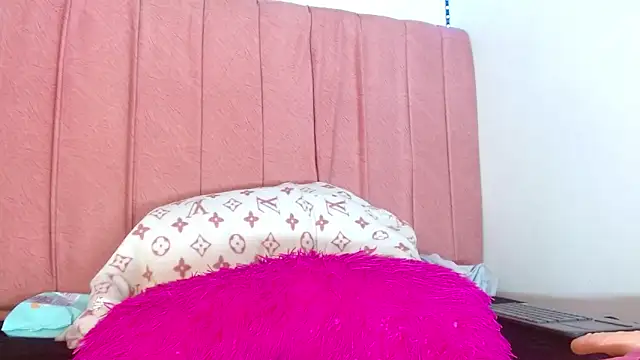 Snapshot of margiesfunnyhot303av chatting on 03/05/25, 06:12 margiesfunnyhot303av online show from 03/05/25, 06:12