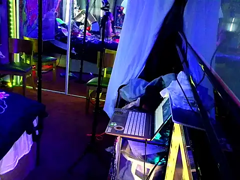 KRYZTALYNXXX online show from 01/06/25, 02:14