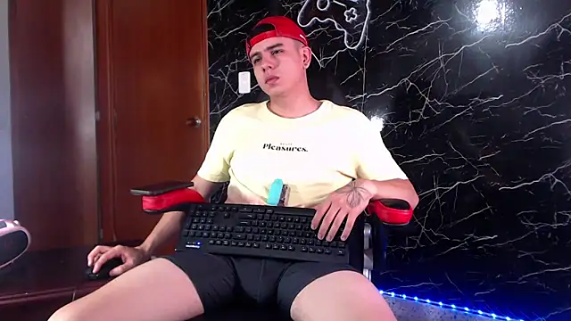 Snapshot of maty_hardx chatting on 02/17/25, 03:53 maty hardx online show from 02/17/25, 03:53