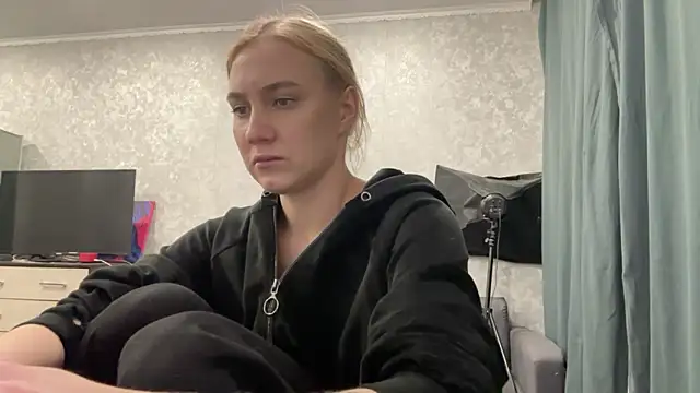 AnneBall online show from 01/10/25, 04:20