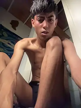 Snapshot of Mauuu18 chatting on 04/12/26, 02:49 Mauuu18 online show from 04/12/26, 02:49