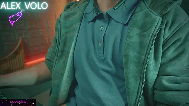 Snapshot of alex-volo chatting on 12/13/24, 10:08 alex-volo online show from 12/13/24, 10:08