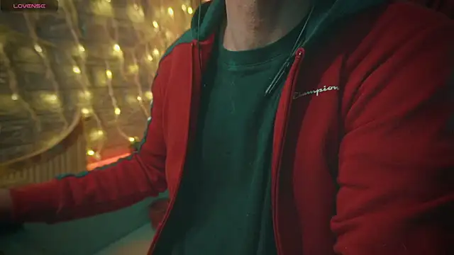 Snapshot of alex-volo chatting on 12/29/24, 03:44 alex-volo online show from 12/29/24, 03:44