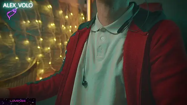 Snapshot of alex-volo chatting on 01/05/25, 12:20 alex-volo online show from 01/05/25, 12:20