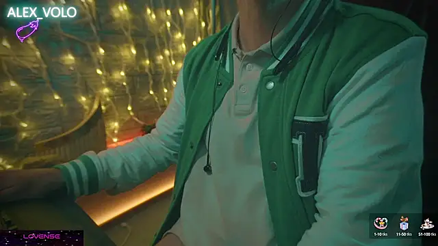 Snapshot of alex-volo chatting on 01/06/25, 04:04 alex-volo online show from 01/06/25, 04:04