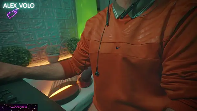 Snapshot of alex-volo chatting on 01/16/25, 01:14 alex-volo online show from 01/16/25, 01:14