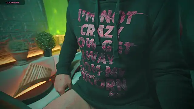 Snapshot of alex-volo chatting on 01/19/25, 08:29 alex-volo online show from 01/19/25, 08:29