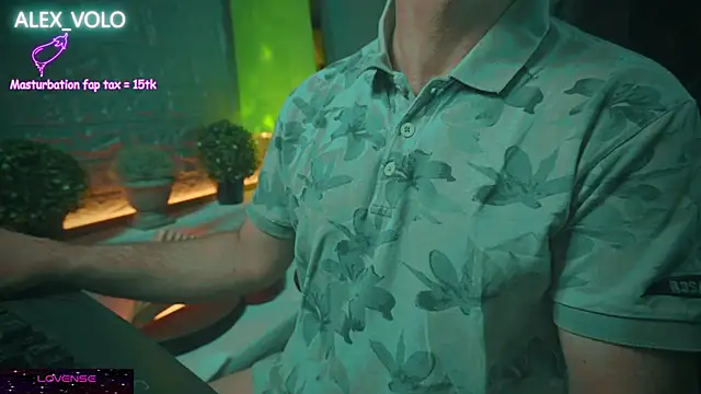 Snapshot of alex-volo chatting on 01/25/25, 10:18 alex-volo online show from 01/25/25, 10:18