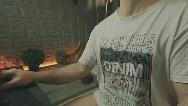 Snapshot of alex-volo chatting on 10/10/25, 03:11 alex-volo online show from 10/10/25, 03:11