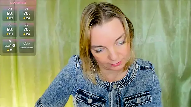 Regina  blue online show from 12/13/24, 01:55