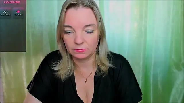 Regina  blue online show from 03/22/25, 02:47