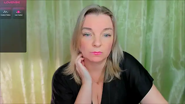 Regina  blue online show from 03/22/25, 05:52