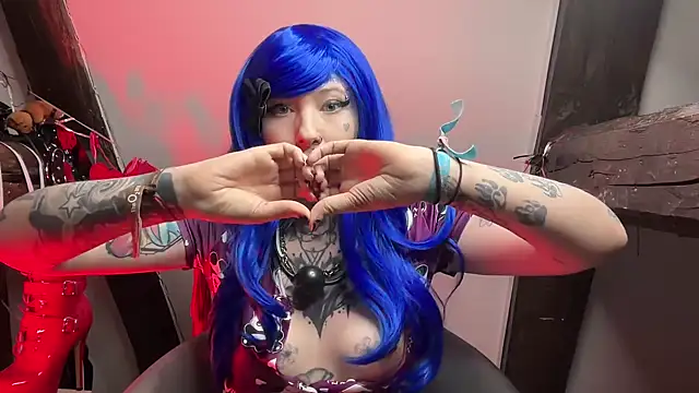 Snapshot of coyemoo chatting on 03/16/26, 11:47 coyemoo online show from 03/16/26, 11:47