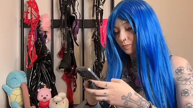 Snapshot of coyemoo chatting on 04/24/26, 08:00 coyemoo online show from 04/24/26, 08:00