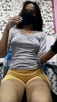 Snapshot of Kashish_18 chatting on 12/24/24, 06:33 Kashish 18 online show from 12/24/24, 06:33