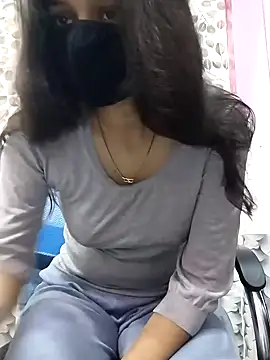 Snapshot of Kashish_18 chatting on 01/11/25, 06:03 Kashish 18 online show from 01/11/25, 06:03