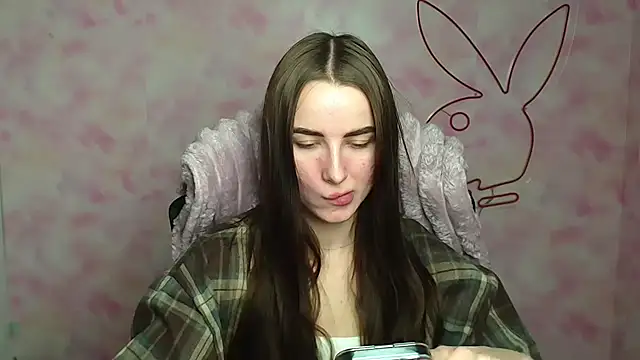 Snapshot of Eva_Janee chatting on 03/06/26, 06:43 Eva Janee online show from 03/06/26, 06:43