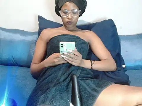 DarkDivva24 online show from 12/17/24, 11:38