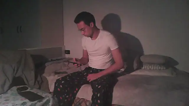 Snapshot of xentetube01 chatting on 11/16/25, 07:41 xentetube01 online show from 11/16/25, 07:41