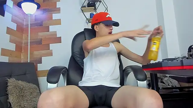 Snapshot of Kenbils chatting on 01/03/25, 03:01 Kenbils online show from 01/03/25, 03:01