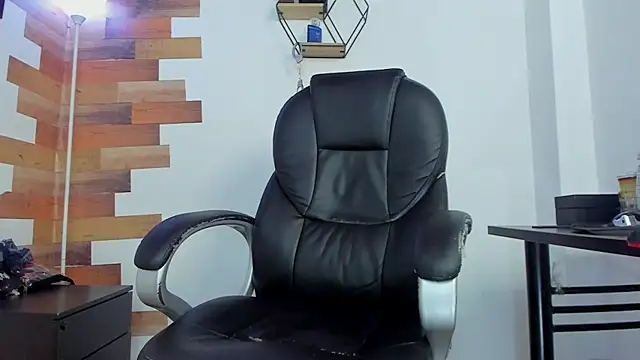 Snapshot of Kenbils chatting on 01/10/25, 06:17 Kenbils online show from 01/10/25, 06:17