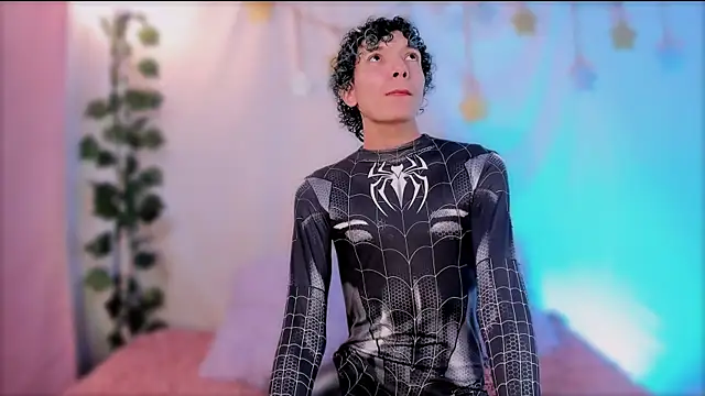 Im Alejo online show from 10/31/25, 02:45