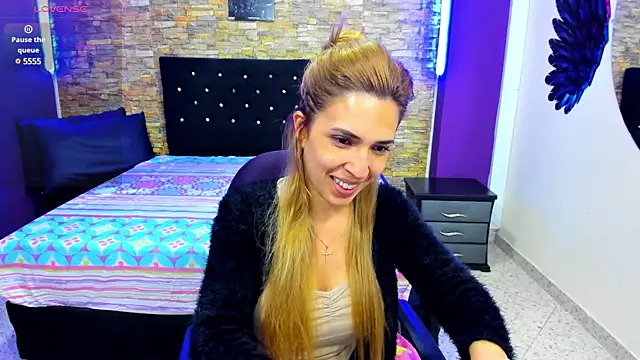 EvaaLovia1 online show from 12/28/24, 01:28