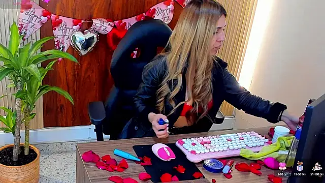 EvaaLovia1 online show from 02/14/25, 01:51