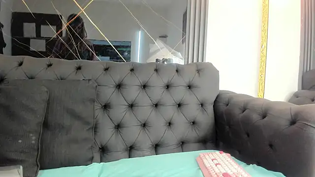 EvaaLovia1 online show from 02/05/26, 01:05