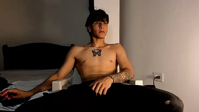 Snakebutterfly online show from 01/07/25, 07:52