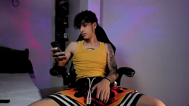 Snakebutterfly online show from 03/18/25, 07:08