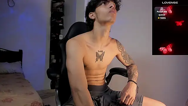 Snakebutterfly online show from 03/22/25, 04:35