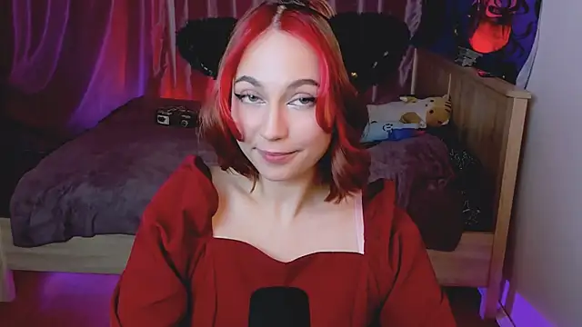 Snapshot of Carolina_Leep chatting on 12/10/24, 02:05 Carolina Leep online show from 12/10/24, 02:05