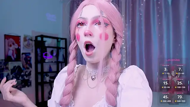 Snapshot of Carolina_Leep chatting on 09/16/25, 04:30 Carolina Leep online show from 09/16/25, 04:30