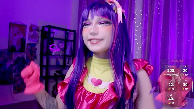 Snapshot of Carolina_Leep chatting on 10/07/25, 02:03 Carolina Leep online show from 10/07/25, 02:03