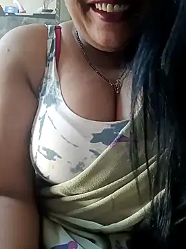 Snapshot of sneha_rose chatting on 12/11/24, 04:28 sneha rose online show from 12/11/24, 04:28