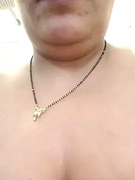 Snapshot of sneha_rose chatting on 12/11/24, 08:18 sneha rose online show from 12/11/24, 08:18