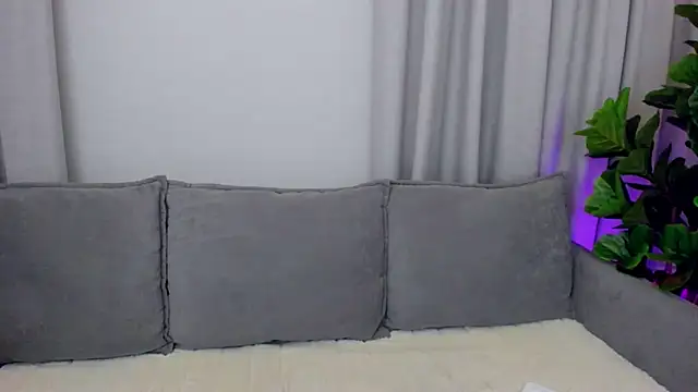 Snapshot of sexyangeloux chatting on 03/16/25, 06:23 sexyangeloux online show from 03/16/25, 06:23