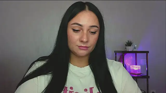 Emelyblum online show from 09/09/25, 12:48
