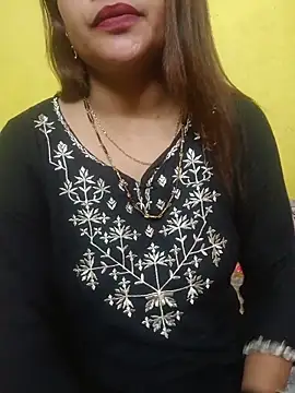 Snapshot of Sexyranibhabhi chatting on 05/21/26, 02:35 Sexyranibhabhi online show from 05/21/26, 02:35