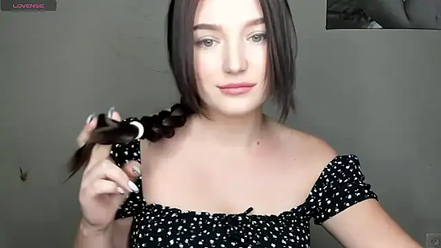 Snapshot of EvaaMillerr99 chatting on 12/06/24, 01:00 EvaaMillerr99 online show from 12/06/24, 01:00