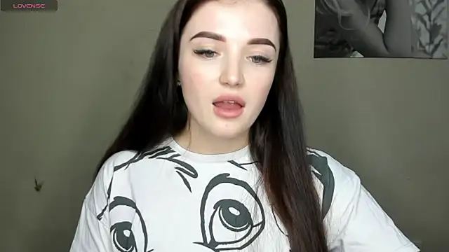 Snapshot of EvaaMillerr99 chatting on 01/09/25, 10:20 EvaaMillerr99 online show from 01/09/25, 10:20