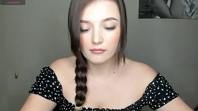 Snapshot of EvaaMillerr99 chatting on 01/17/25, 01:35 EvaaMillerr99 online show from 01/17/25, 01:35