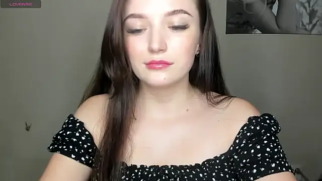 Snapshot of EvaaMillerr99 chatting on 01/17/25, 11:07 EvaaMillerr99 online show from 01/17/25, 11:07