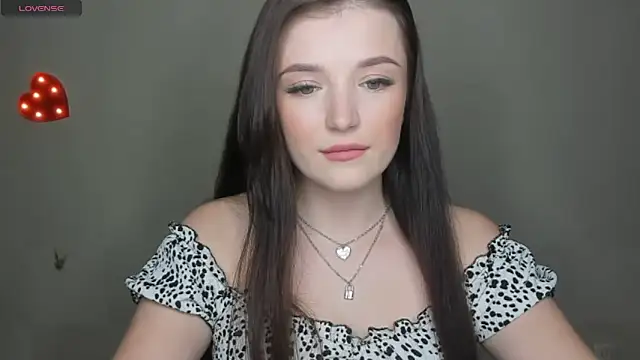 Snapshot of EvaaMillerr99 chatting on 01/27/25, 09:44 EvaaMillerr99 online show from 01/27/25, 09:44