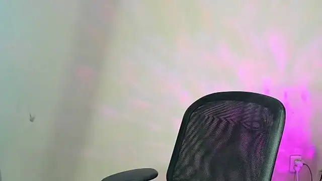 Snapshot of EvaaMillerr99 chatting on 02/06/25, 10:00 EvaaMillerr99 online show from 02/06/25, 10:00